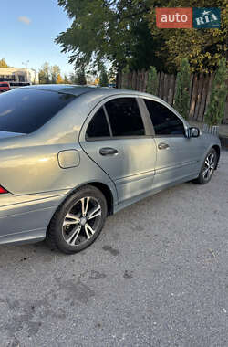Седан Mercedes-Benz C-Class 2005 в 