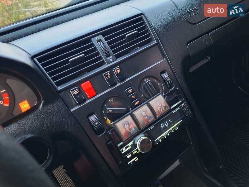 Седан Mercedes-Benz C-Class 1994 в Чернівцях