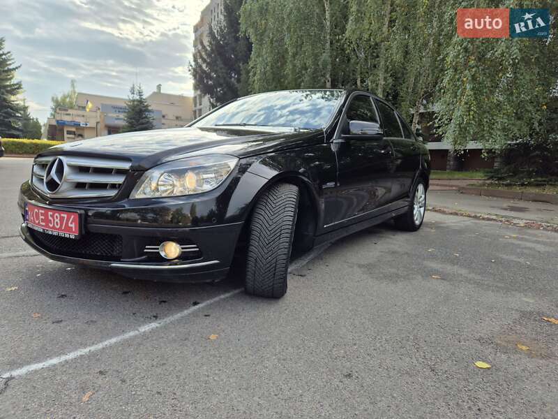 Седан Mercedes-Benz C-Class 2011 в Виннице