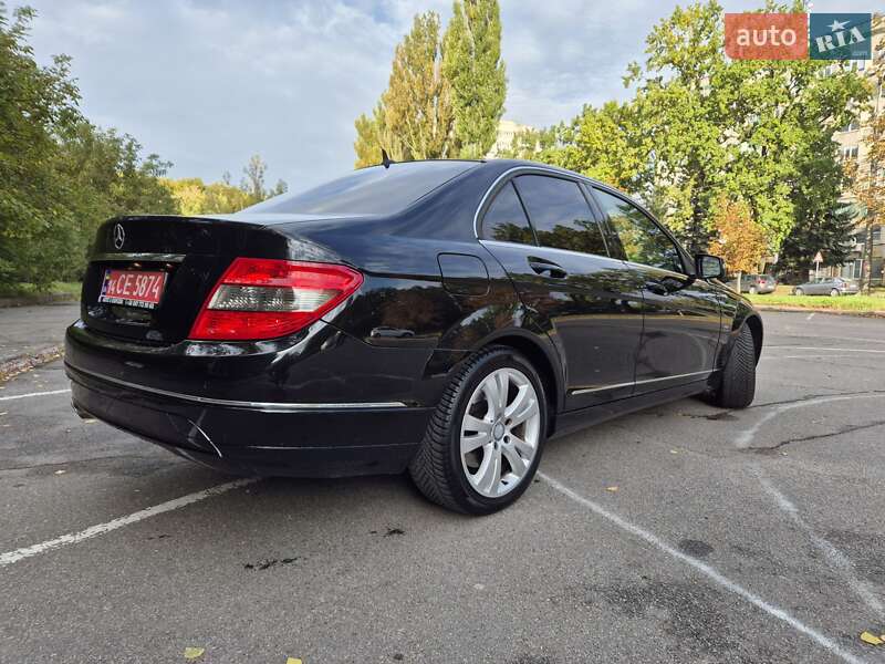 Седан Mercedes-Benz C-Class 2011 в Виннице