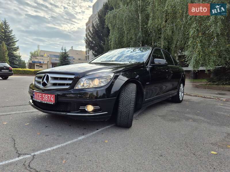 Седан Mercedes-Benz C-Class 2011 в Виннице