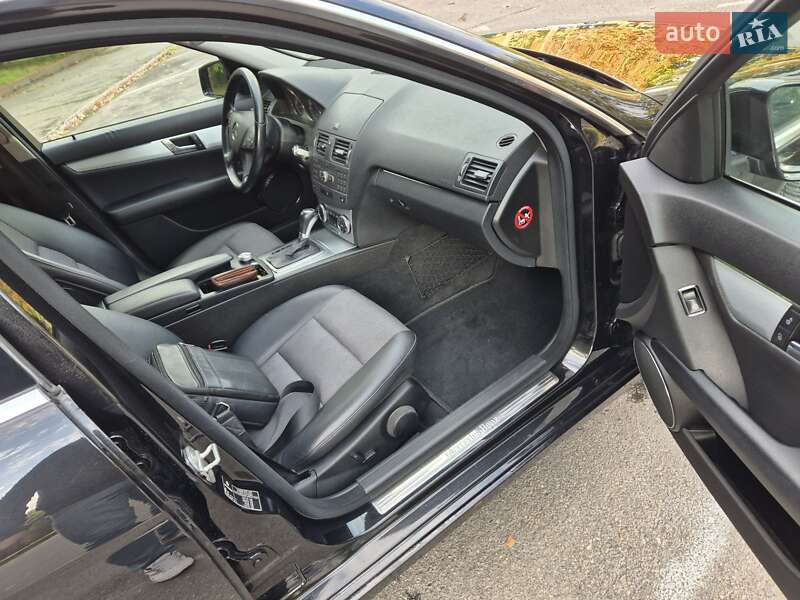 Седан Mercedes-Benz C-Class 2011 в Виннице