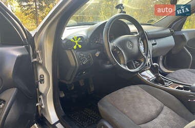 Універсал Mercedes-Benz C-Class 2004 в 