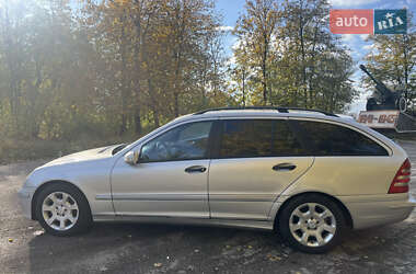 Універсал Mercedes-Benz C-Class 2004 в 