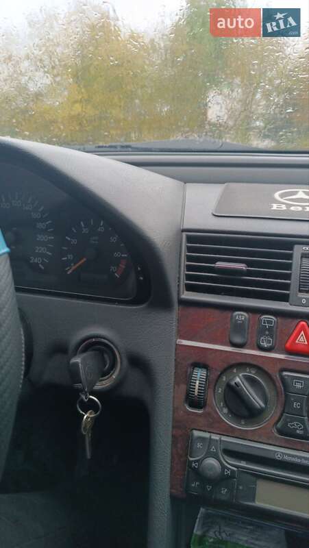 Универсал Mercedes-Benz C-Class 2000 в Бучаче