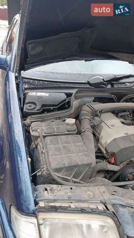 Универсал Mercedes-Benz C-Class 2000 в Бучаче