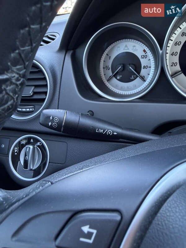 Седан Mercedes-Benz C-Class 2011 в Києві