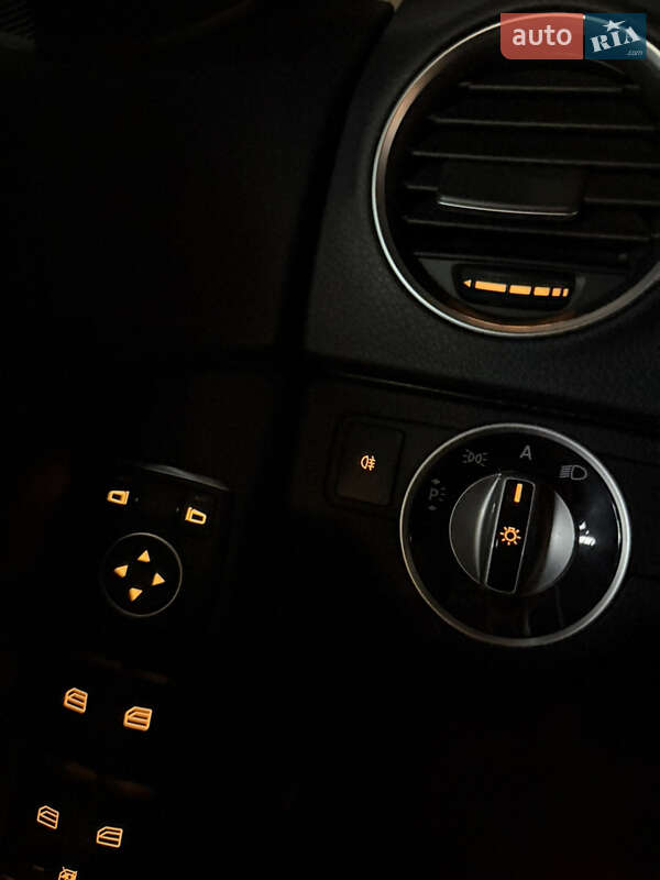 Седан Mercedes-Benz C-Class 2011 в Києві