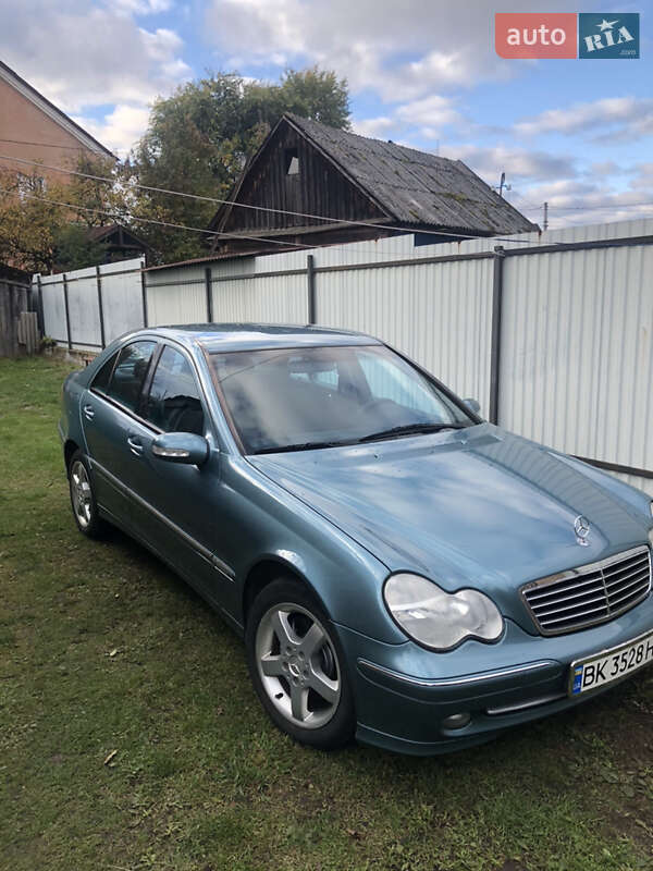 Седан Mercedes-Benz C-Class 2003 в Маневичах