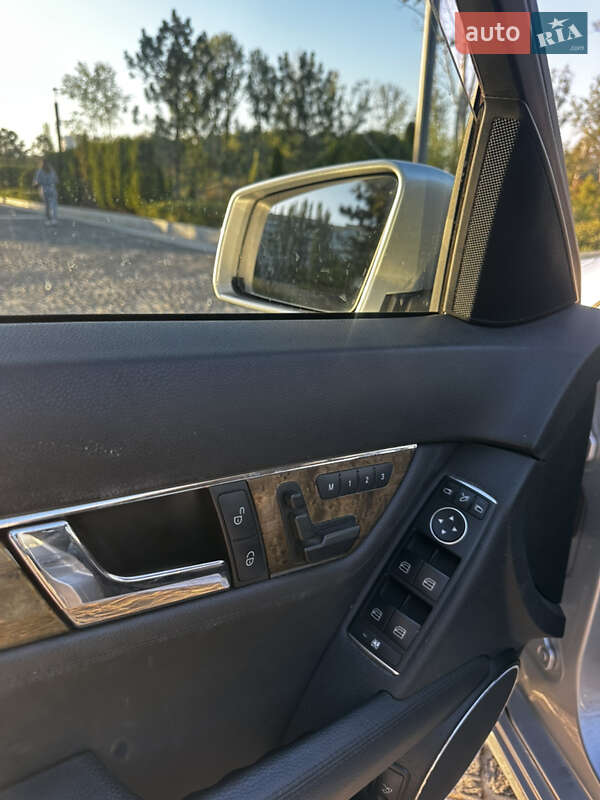 Седан Mercedes-Benz C-Class 2009 в Днепре