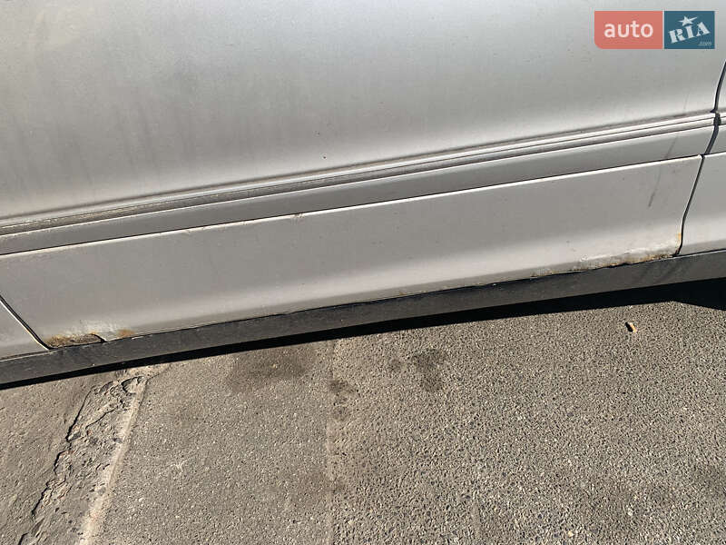 Седан Mercedes-Benz C-Class 2000 в Киеве