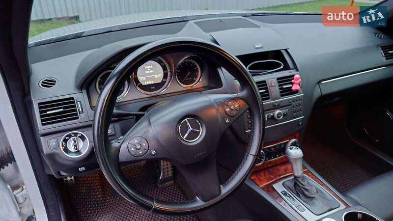 Седан Mercedes-Benz C-Class 2010 в Харькове фото 35 Седан Mercedes-Benz C-Class 2010 в Харькове