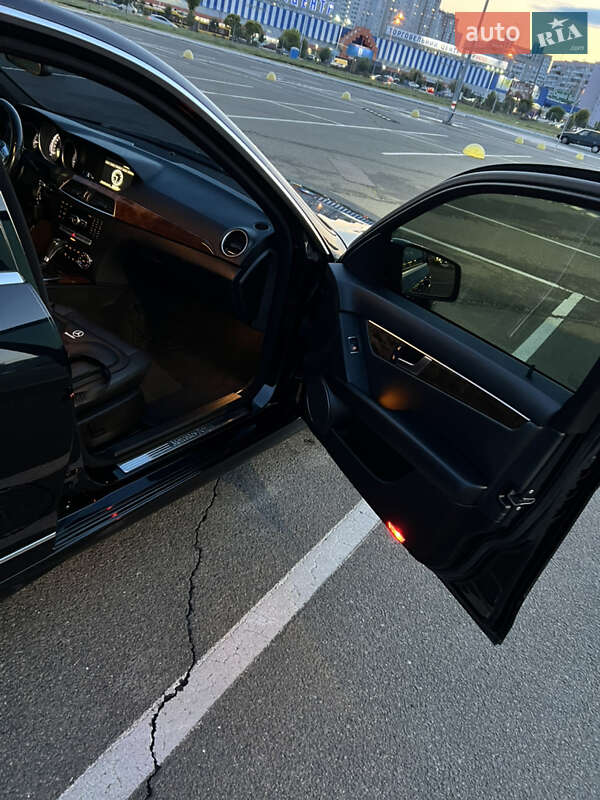 Седан Mercedes-Benz C-Class 2011 в Києві фото 12 Седан Mercedes-Benz C-Class 2011 в Києві
