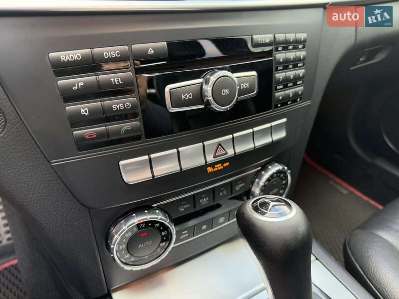 Седан Mercedes-Benz C-Class 2012 в Днепре