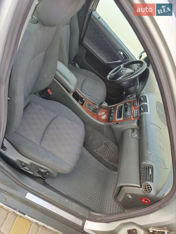 Седан Mercedes-Benz C-Class 2001 в Житомире