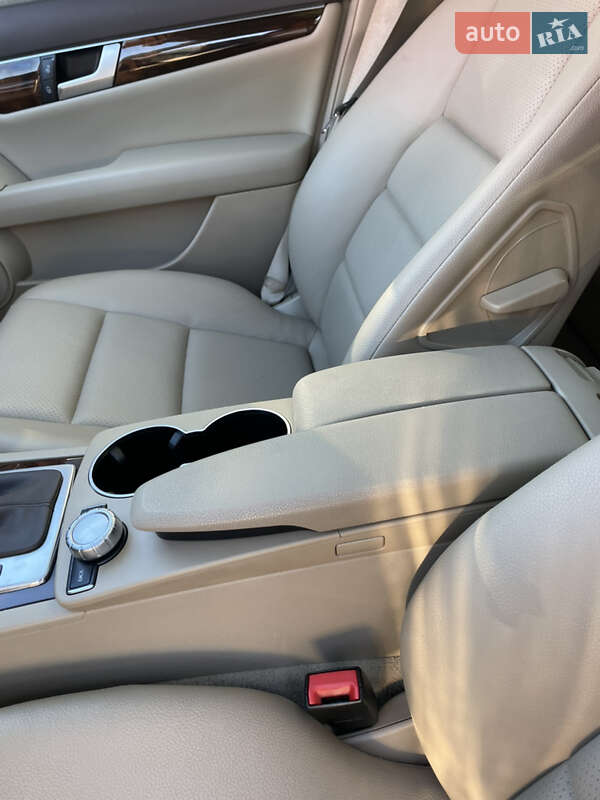 Седан Mercedes-Benz C-Class 2012 в Володимирі фото 16 Седан Mercedes-Benz C-Class 2012 в Володимирі