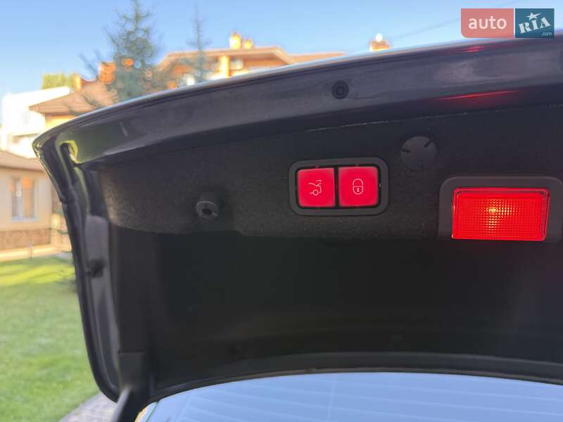 Седан Mercedes-Benz C-Class 2018 в Києві фото 49 Седан Mercedes-Benz C-Class 2018 в Києві