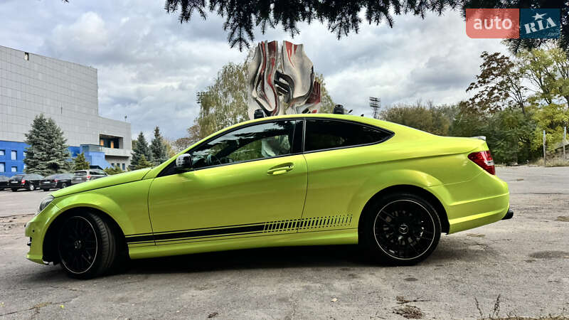 Седан Mercedes-Benz C-Class 2013 в Днепре