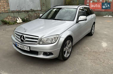 Универсал Mercedes-Benz C-Class 2009 в Киеве