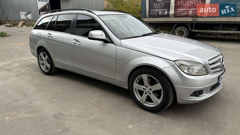 Універсал Mercedes-Benz C-Class 2009 в Києві