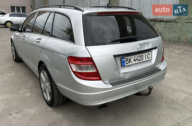 Універсал Mercedes-Benz C-Class 2009 в 