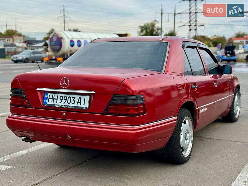 Седан Mercedes-Benz C-Class 1995 в Дачном