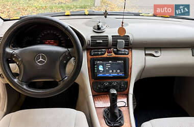Универсал Mercedes-Benz C-Class 2002 в  фото 20 Универсал Mercedes-Benz C-Class 2002 в