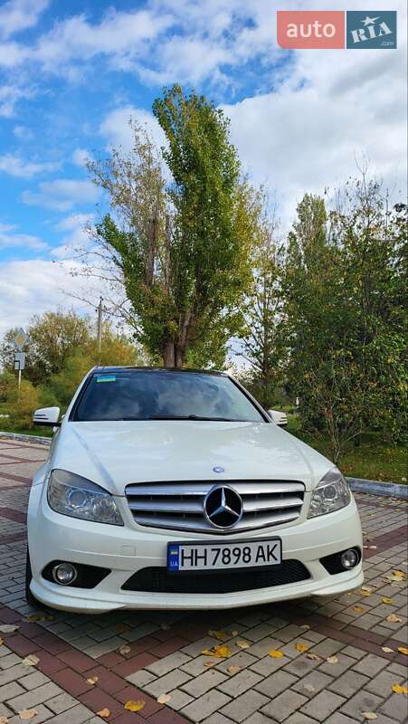 Седан Mercedes-Benz C-Class 2010 в Измаиле