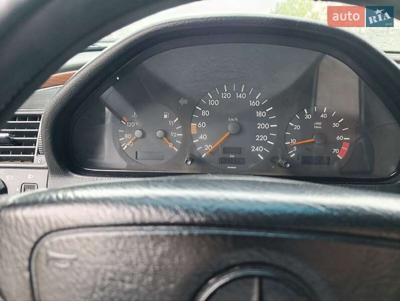 Седан Mercedes-Benz C-Class 1995 в Жмеринке фото 3 Седан Mercedes-Benz C-Class 1995 в Жмеринке