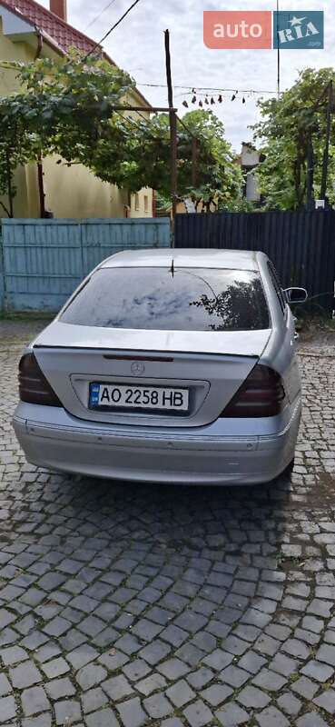 Седан Mercedes-Benz C-Class 2001 в Ужгороде