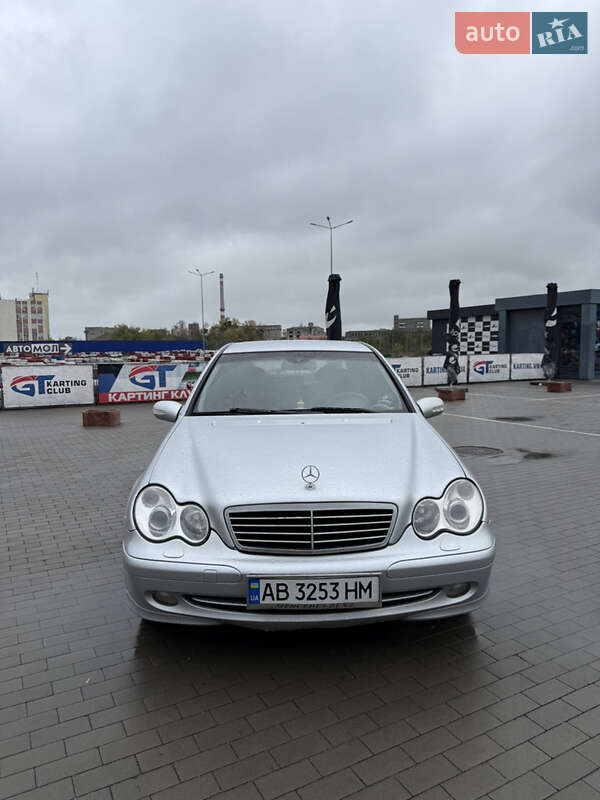 Седан Mercedes-Benz C-Class 2007 в Виннице