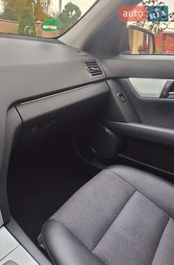 Седан Mercedes-Benz C-Class 2010 в 
