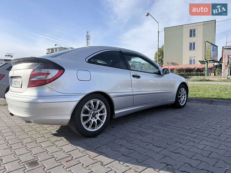 Mercedes-Benz C-Class 2004