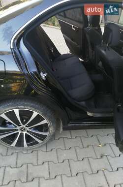 Седан Mercedes-Benz C-Class 2010 в Чернівцях