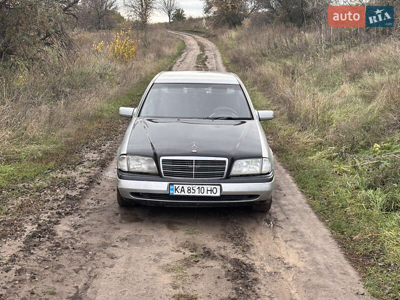 Седан Mercedes-Benz C-Class 1995 в Олександрії