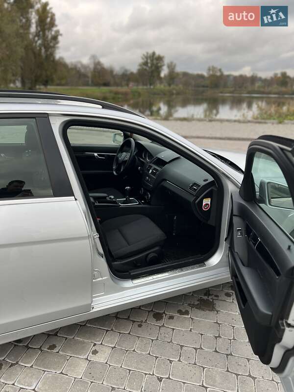 Универсал Mercedes-Benz C-Class 2011 в Виннице