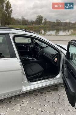 Универсал Mercedes-Benz C-Class 2011 в 