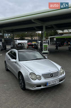 Купе Mercedes-Benz C-Class 2004 в 