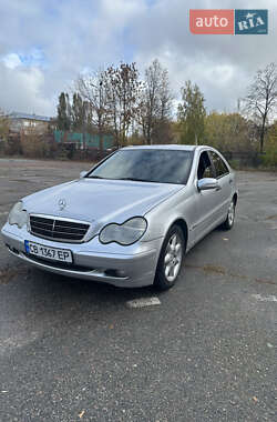 Седан Mercedes-Benz C-Class 2002 в Чернігові