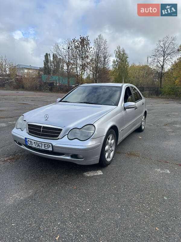 Седан Mercedes-Benz C-Class 2002 в Чернигове фото Седан Mercedes-Benz C-Class 2002 в Чернигове