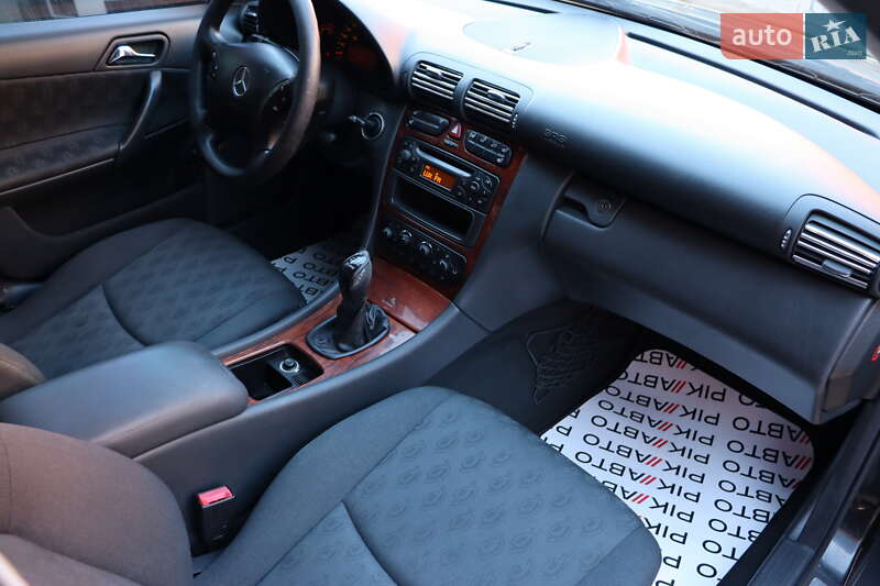 Седан Mercedes-Benz C-Class 2002 в Львове фото 22 Седан Mercedes-Benz C-Class 2002 в Львове