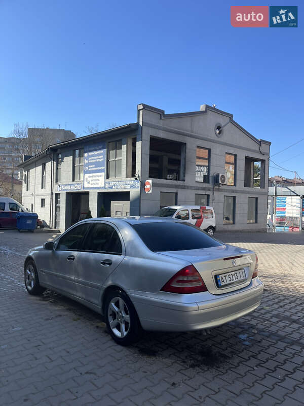 Седан Mercedes-Benz C-Class 2003 в Коломиї