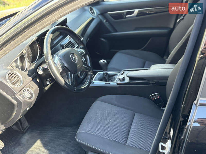 Універсал Mercedes-Benz C-Class 2013 в Львові