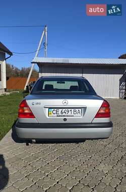 Седан Mercedes-Benz C-Class 1994 в Черновцах