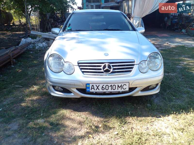 Купе Mercedes-Benz C-Class 2004 в Новій Водолагі фото Купе Mercedes-Benz C-Class 2004 в Новій Водолагі