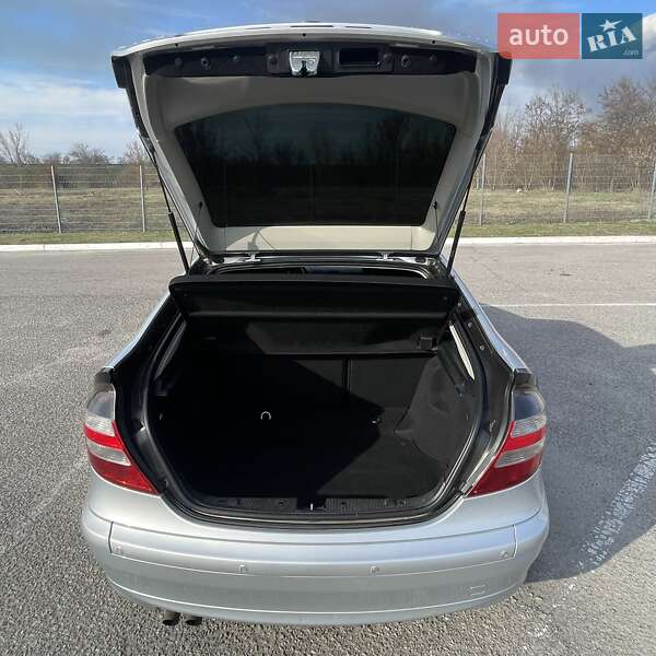 Купе Mercedes-Benz C-Class 2004 в Новій Водолагі фото 19 Купе Mercedes-Benz C-Class 2004 в Новій Водолагі