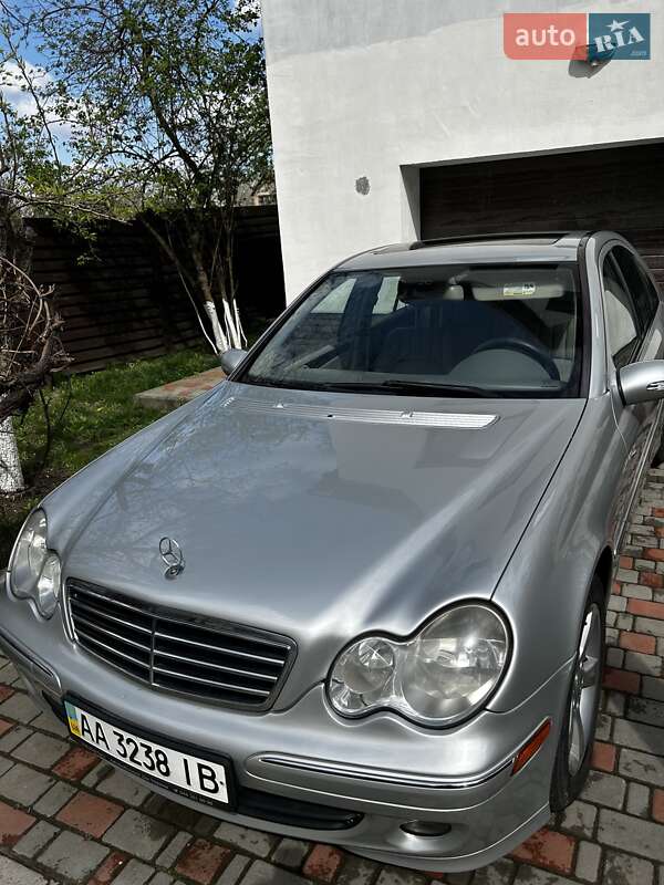 Седан Mercedes-Benz C-Class 2007 в Киеве фото Седан Mercedes-Benz C-Class 2007 в Киеве