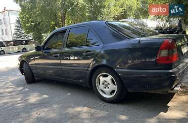 Седан Mercedes-Benz C-Class 1994 в  фото 2 Седан Mercedes-Benz C-Class 1994 в