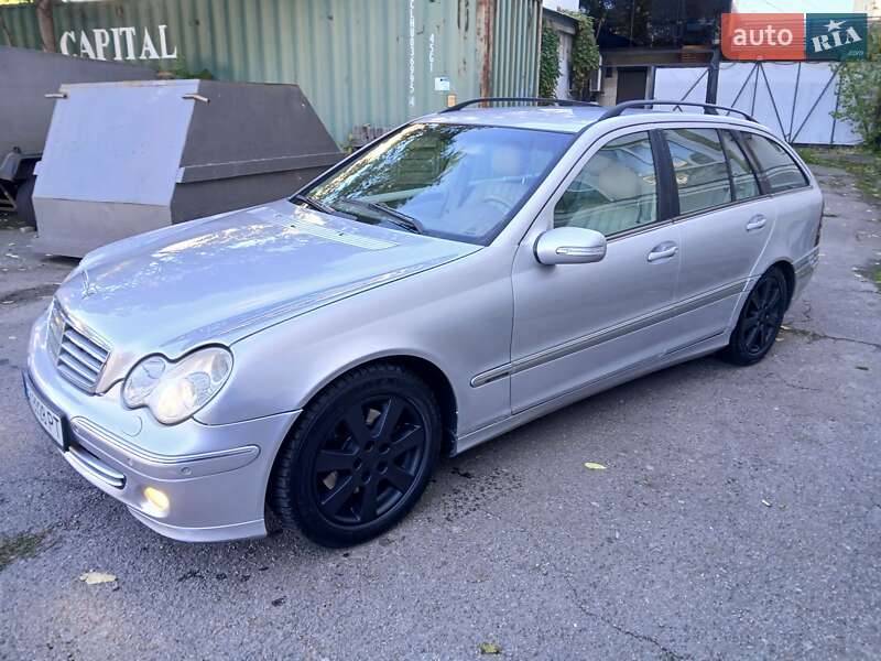 Mercedes-Benz C-Class 2004 Mercedes-Benz C-Class 2004