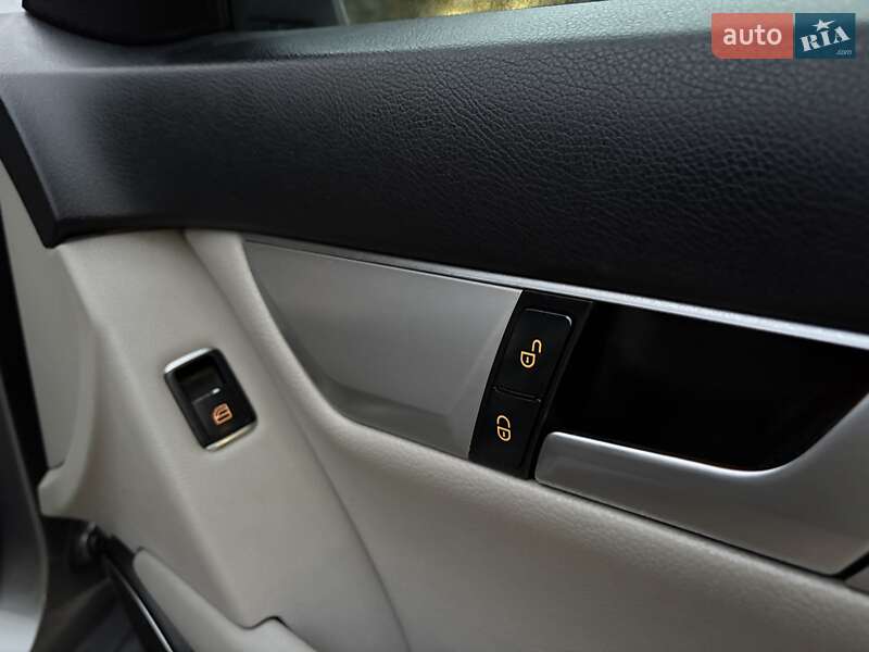 Седан Mercedes-Benz C-Class 2014 в Одессе фото 53 Седан Mercedes-Benz C-Class 2014 в Одессе